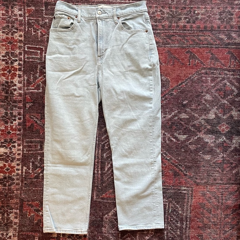 Abercrombie Curve Love Ultra High Rise Ankle Straight Jean - Picture 2 of 2